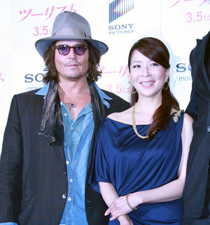 ジョニー・デップ（左）と真矢みき