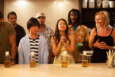 サケボム（酒爆弾）は、米国産清酒の一気飲みスタイルのこと、映画『サケボム』より