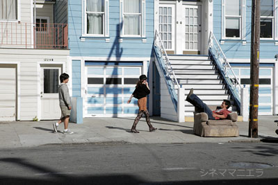 青年・ナオト（濱田岳）は恋人・オリビアを追いかけ初渡米、映画『サケボム』より