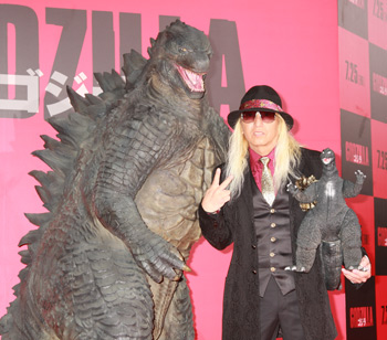 DJ KOO（TRF）とGODZILLA