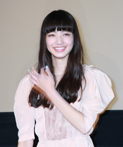 小松菜奈、映画『近キョリ恋愛』完成披露試写会