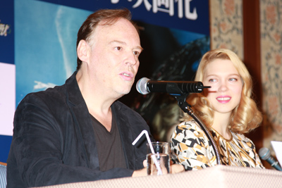 クリストフ・ガンズ監督と女優レア・セドゥ