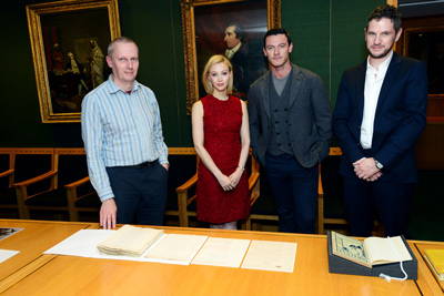 ルーク・エヴァンス×サラ・ガドン大英図書館へ