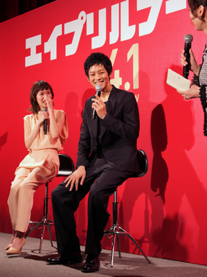 戸田恵梨香と松坂桃李、心理カウンセラーの結果をきく