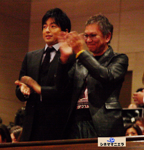 さだまさしの歌唱を客席で聴いた大沢たかおと三池監督