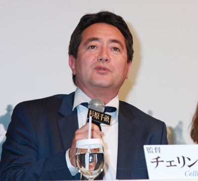 チェリン・グラック監督