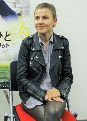 新進女優アリアーナ・リヴォアール初来日