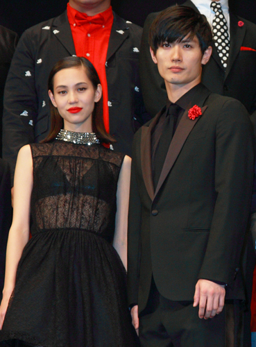 水原希子と三浦春馬『進撃の巨人 ATTACK ON TITAN』プレミア