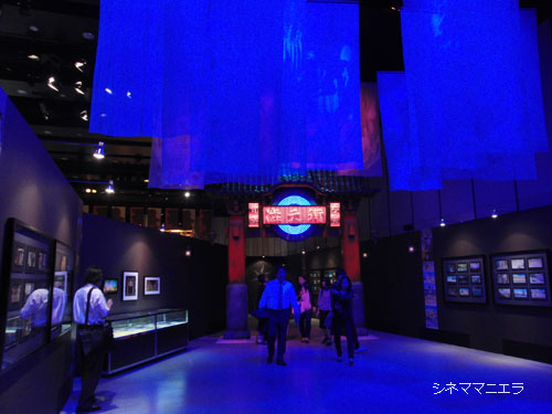 上条安里氏監修の渋天街モニュメント（高さ５,５メートル）