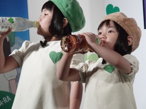 「ゴクゴク、ぷはー」生披露