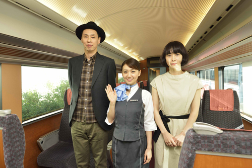 映画『ロマンス』小田急ロマンスカーで会見とイベント