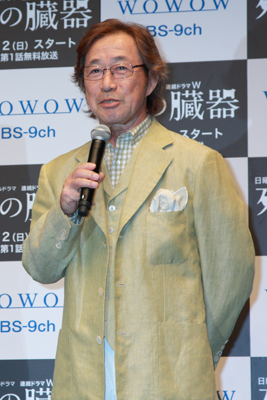 タバコ屋のせがれで、上京してミュージシャンっていうのとは と自虐する武田鉄矢