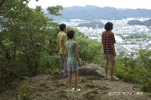 映画『ディアーディアー』幻のシカを目撃した３兄妹