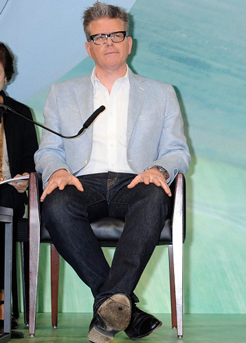 「トムがパニックではなくて、演技だからね。カットしないで！と言うから、黙って見守った」