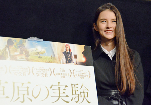 ハーフ美少女エレーナ・アン。韓国人の父、ロシア人の母