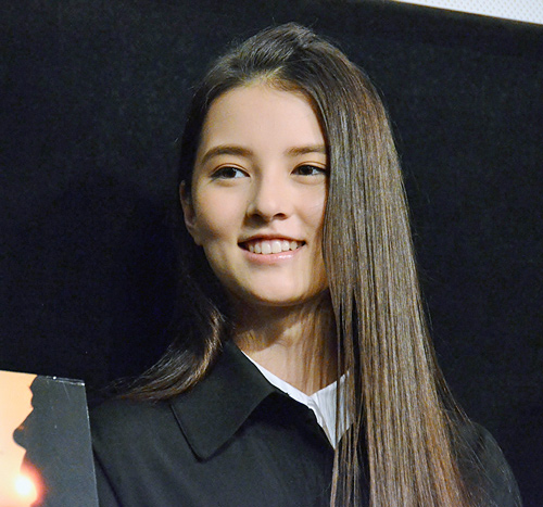 緊急来日した主演女優エレーナ・アン[Elena An]