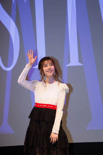 島崎遥香、フランス語で舞台あいさつ