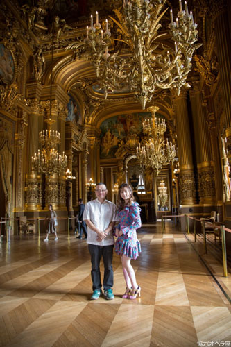 島崎遥香（AKB48）、パリのオペラ座を見学中