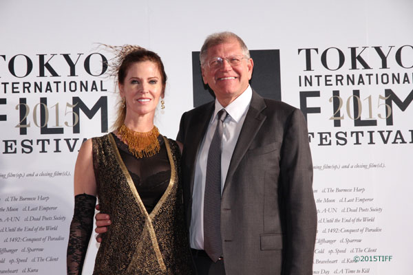 オープニング上映の映画『ザ・ウォーク』ロバート・ゼメキス監督と奥様