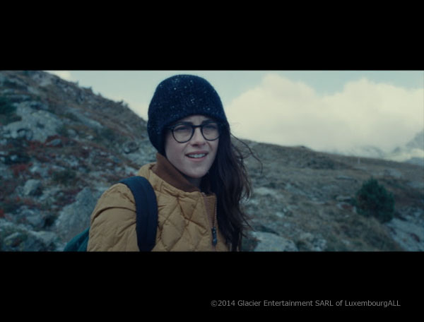 ニット帽姿のクリステン・スチュワート、映画『アクトレス ～女たちの舞台～』より