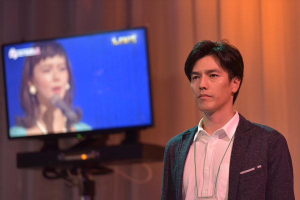 俳優の要潤は音楽プロデューサー小林拓人役。１分間の長まわし撮影では歌唱する多部に「見とれていた」そうで一回も瞬きをしなかったとか