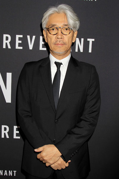 坂本龍一、映画『レヴェナント：蘇えりし者』ニューヨークプレミアのフォトコールにて