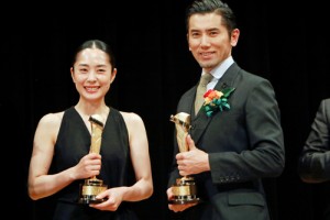 深津絵里と本木雅弘、2015年 第８９回キネマ旬報ベスト・テン表彰式にて