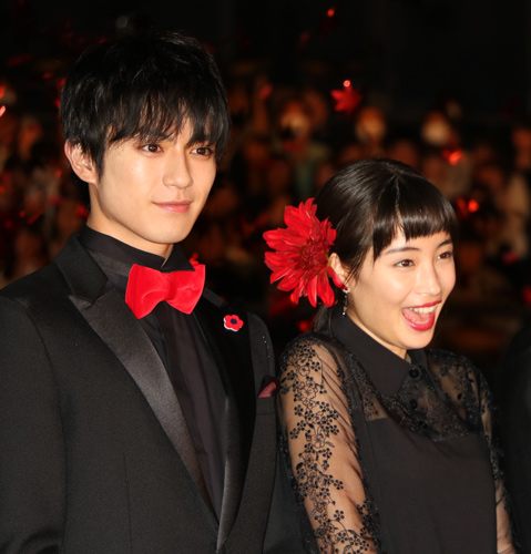 広瀬すず×真剣佑、映画『ちはやふる -上の句-』完成披露試写会にて