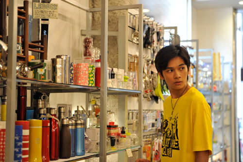 北村匠海（健二役）、映画『ディストラクション・ベイビーズ』（真利子哲也監督）