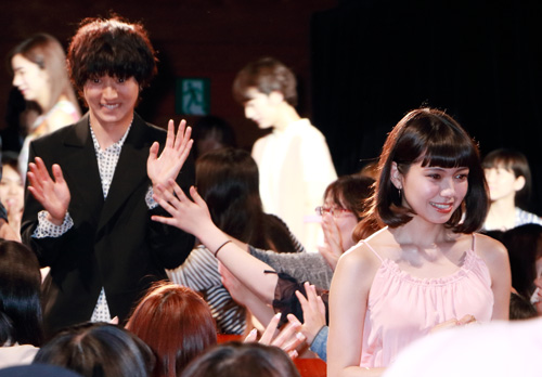 山﨑賢人と二階堂ふみらがサプライズな入場、映画『オオカミ少女と黒王子』のジャパンプレミアにて