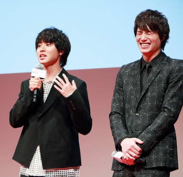 山﨑賢人の嘘エピソードに笑う鈴木伸之、映画『オオカミ少女と黒王子』ジャパンプレミアイベント