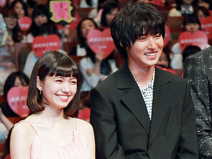 二階堂ふみと山﨑賢人が満面の笑み、映画『オオカミ少女と黒王子』ジャパンプレミアにて