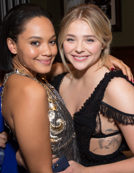 クロエ・モレッツとキーアージー・クレモンズ