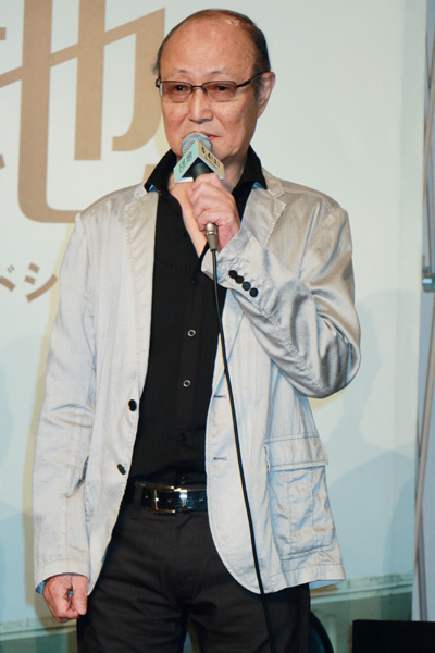 石橋蓮司、映画『団地』完成報告会見にて