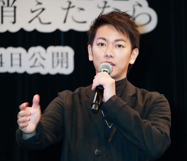 佐藤健、映画『世界から猫が消えたなら』HARUHIライブ付きイベント試写会