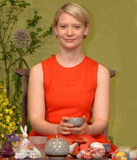 ちょっぴり緊張気味のミア・ワシコウスカ、映画『アリス・イン・ワンダーランド／時間の旅』来日お茶会会見