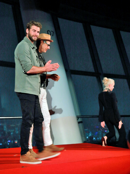 [全身写真]リアム・ヘムズワース、映画『インデペンデンス・デイ：リサージェンス』来日記念会見in東京スカイツリーにて