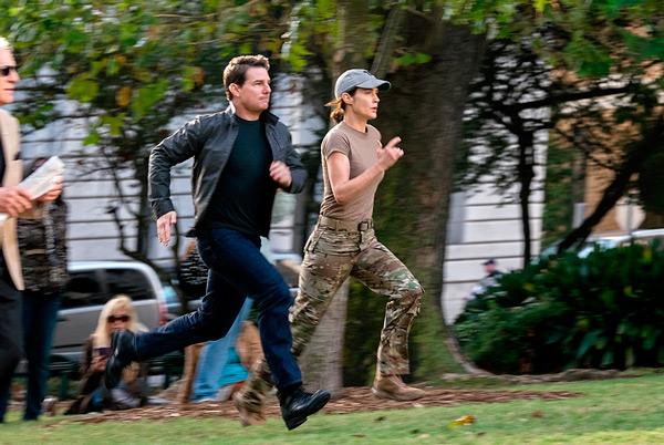 トム・クルーズ仲間の危機を救う、映画『ジャック・リーチャー NEVER GO BACK』（エドワード・ズウィック監督）