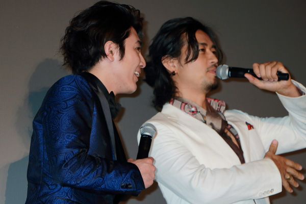 希望者は挙手するも、斎藤の「ワキに気を付けて！」発言に、苦笑い。