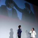 濡れた髪をハンカチでポンポン、映画『高台家の人々』より