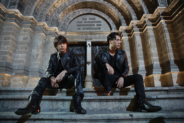 雨宮雅貴(TAKAHIRO)と雨宮広斗(登坂広臣)、映画『HiGH＆LOW THE RED RAIN』より