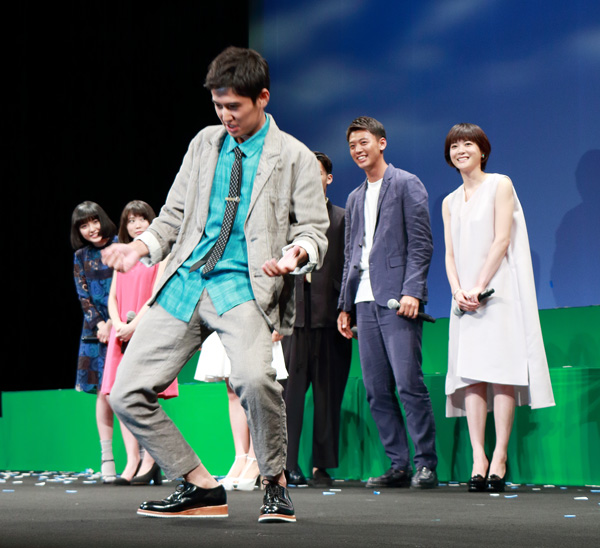 竹内涼真の制止を振り切って?!堀井新太が北斗の拳のモノマネを披露、