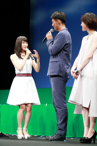 キスシーンを振り返る土屋太鳳と竹内涼真、映画『青空エール』完成披露試写会舞台あいさつにて