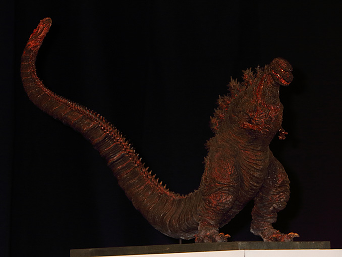 竹谷隆之製作のゴジラ模型「シン・ゴジラ二号ひな型着彩検討用」全身