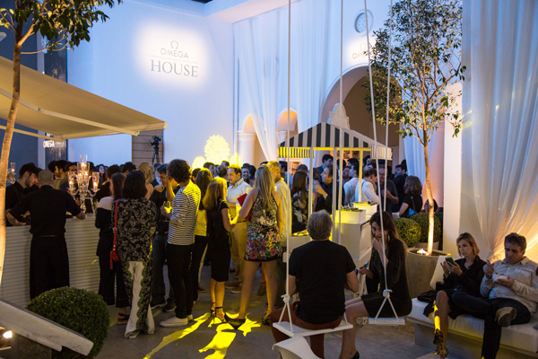 オメガハウスにて「ゴールド・ナイト」を開催