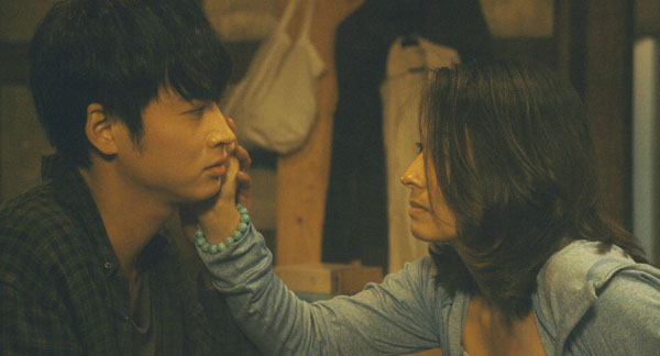 場面写真2、映画『函館珈琲』(西尾孔志監督)より