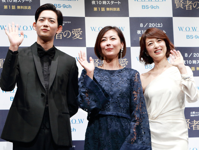 左から竜星涼、中山美穂、高岡早紀、「賢者の愛」完成披露試写会の舞台あいさつにて