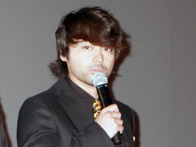 山田孝之、映画『何者』完成披露試写会の舞台あいさつにて