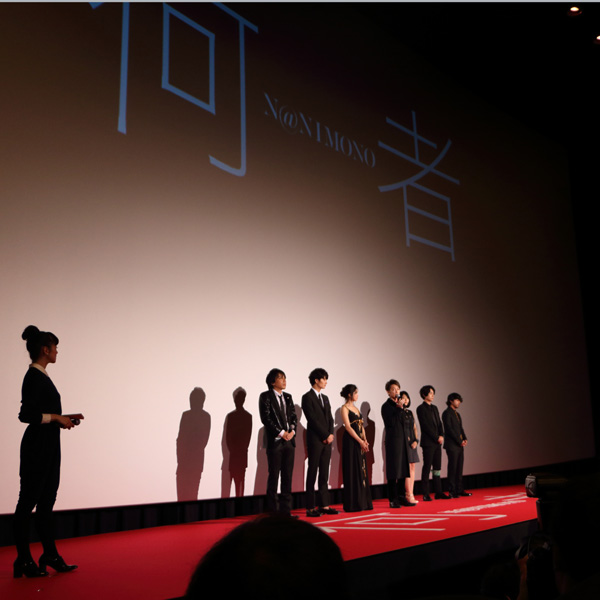 映画『何者』完成披露試写会舞台あいさつ俯瞰