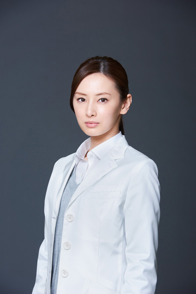 北川景子が演じるのは主人公の女性研修医・栂野真琴